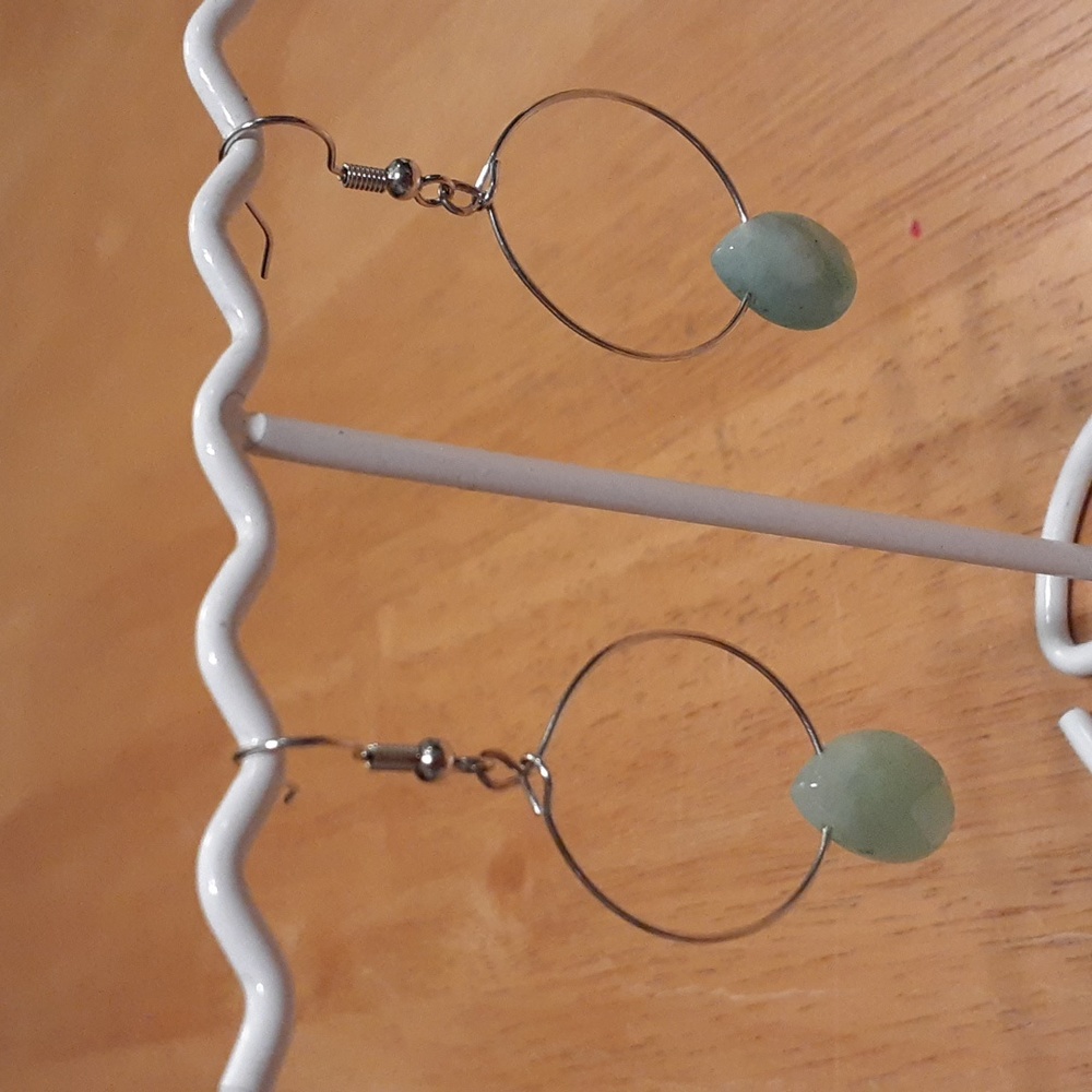 NWOT Chalcedony Gemstone Earrings GG136